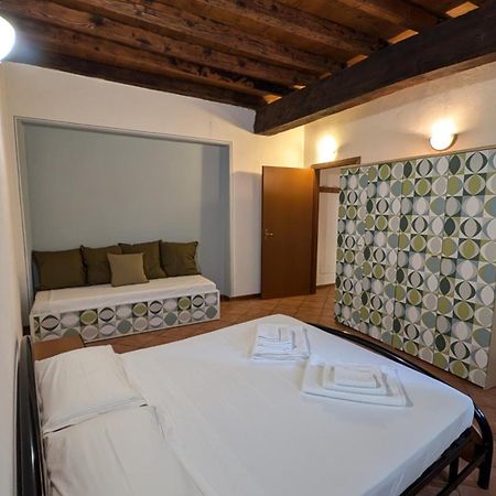 Il Castello Delle Dame - Il Maschio Apartment Vigevano Bagian luar foto